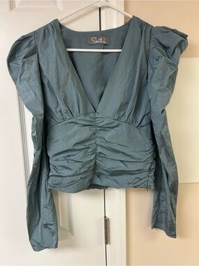 South Boutique Long Sleeve Crop Blouse Puff Shoulders Rouching V Neck